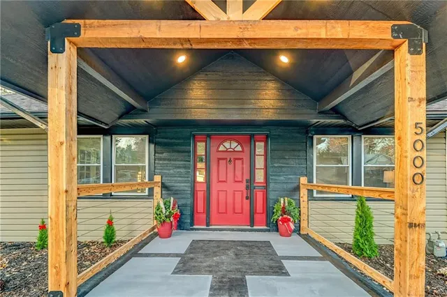 $500,000 | 5000 Fontana Street, Roeland Park, KS 66205