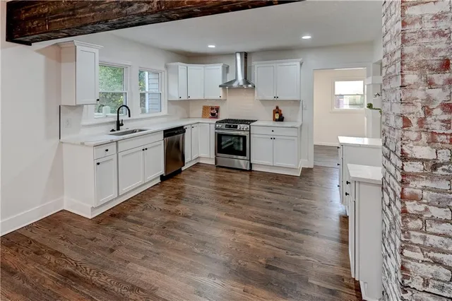 $500,000 | 5000 Fontana Street, Roeland Park, KS 66205