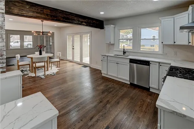 $500,000 | 5000 Fontana Street, Roeland Park, KS 66205