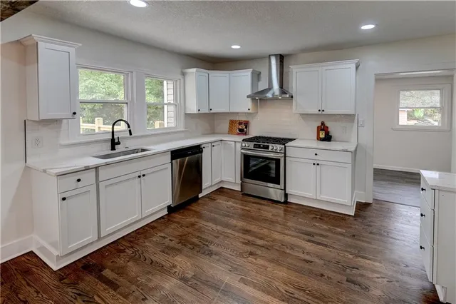 $500,000 | 5000 Fontana Street, Roeland Park, KS 66205