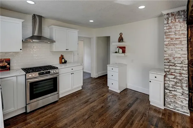 $500,000 | 5000 Fontana Street, Roeland Park, KS 66205