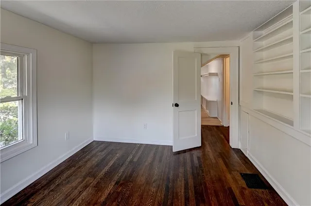 $500,000 | 5000 Fontana Street, Roeland Park, KS 66205