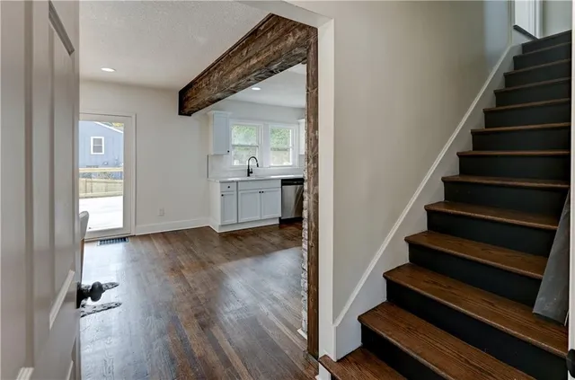 $500,000 | 5000 Fontana Street, Roeland Park, KS 66205