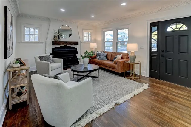 $500,000 | 5000 Fontana Street, Roeland Park, KS 66205