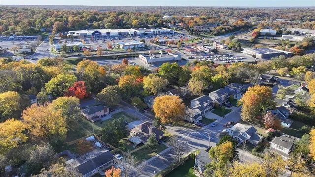 $500,000 | 5000 Fontana Street, Roeland Park, KS 66205