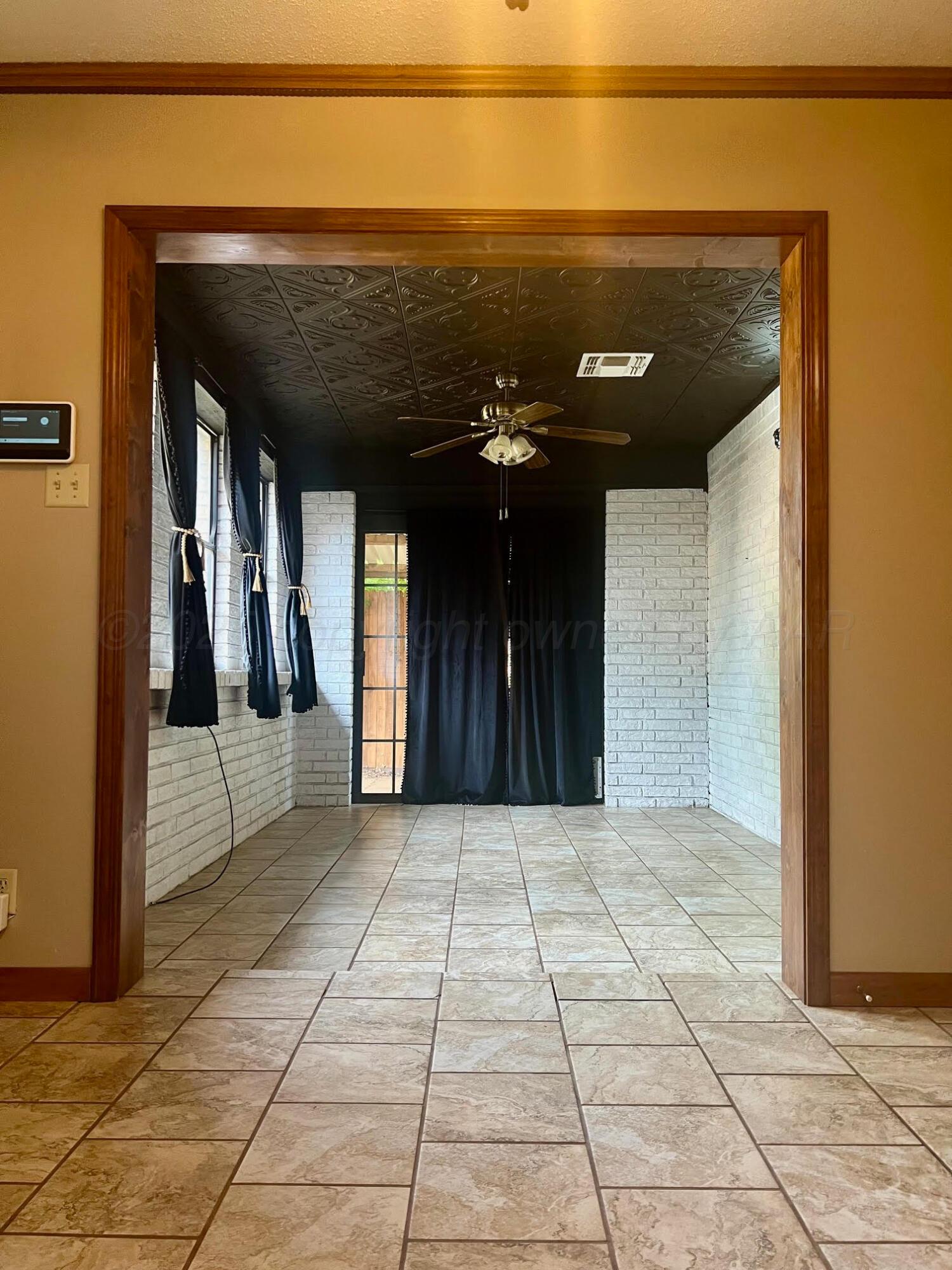 1402 Ave K Northwest Childress, TX 79201 - Photo 17 of 34