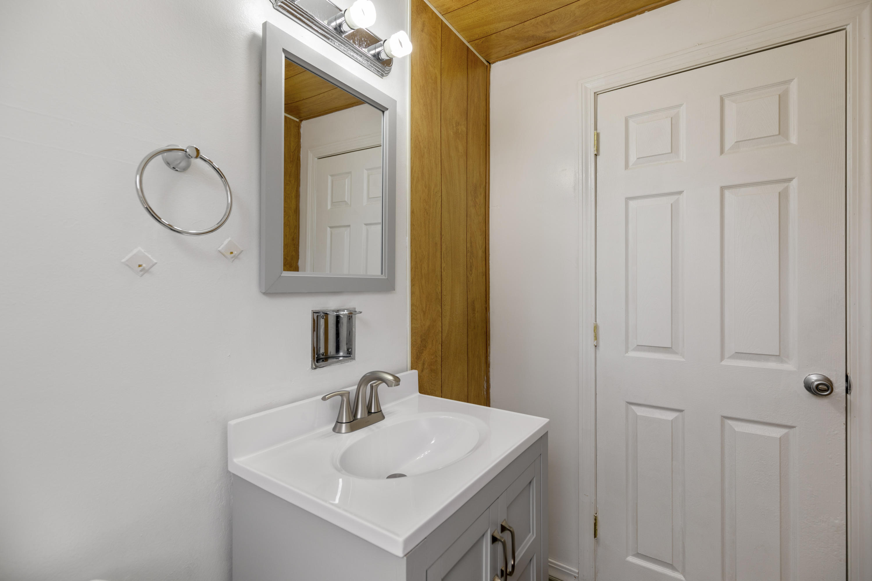 208 Pinecrest Road Portland, ME 04102 - Photo 20 of 50 208PinecrestPortland_017