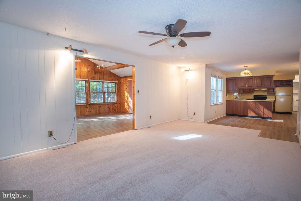 305 Dove Drive Newark, DE 19713 - Photo 13 of 37