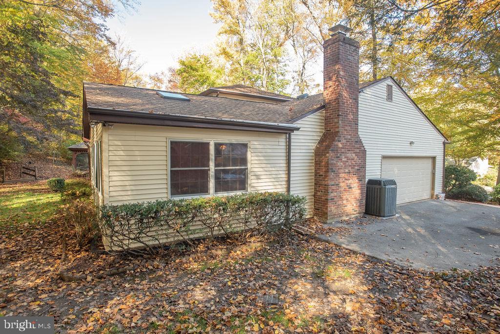 305 Dove Drive Newark, DE 19713 - Photo 4 of 37