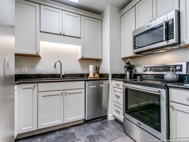 $100,000 | 1 Towers Park Lane, Unit 1901, San Antonio, TX 78209