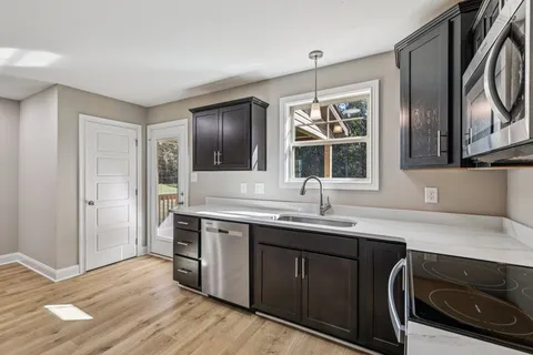 $319,400 | 326 Cardinal Crk Drive, Clarksville, TN 37040