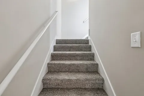 $319,400 | 326 Cardinal Crk Drive, Clarksville, TN 37040