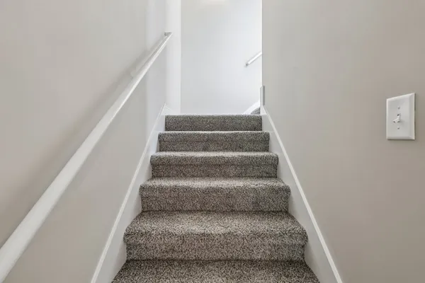 $319,400 | 326 Cardinal Crk Drive, Clarksville, TN 37040