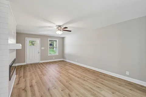 $319,400 | 326 Cardinal Crk Drive, Clarksville, TN 37040