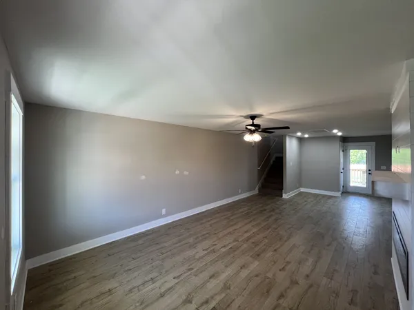 $319,400 | 326 Cardinal Crk Drive, Clarksville, TN 37040