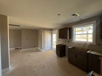 $319,400 | 326 Cardinal Crk Drive, Clarksville, TN 37040