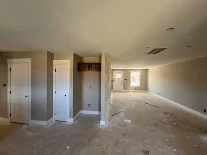 $319,400 | 326 Cardinal Crk Drive, Clarksville, TN 37040