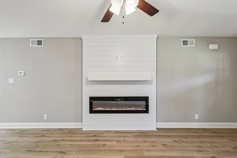 $319,400 | 326 Cardinal Crk Drive, Clarksville, TN 37040