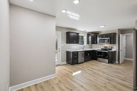 $319,400 | 326 Cardinal Crk Drive, Clarksville, TN 37040