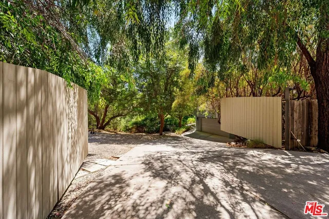 $8,500 | 22760 Chamera Lane, Topanga, CA 90290