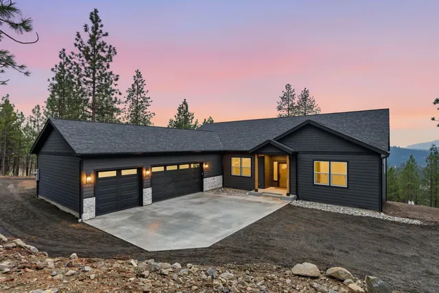 $779,000 | 6520 B Pne Rdg Way, Nine Mile Falls, WA 99026