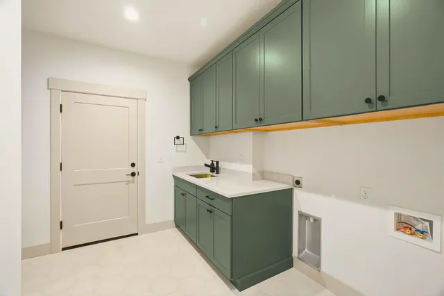 $779,000 | 6520 B Pne Rdg Way, Nine Mile Falls, WA 99026