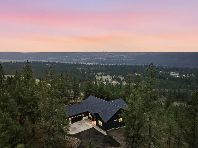 $779,000 | 6520 B Pne Rdg Way, Nine Mile Falls, WA 99026