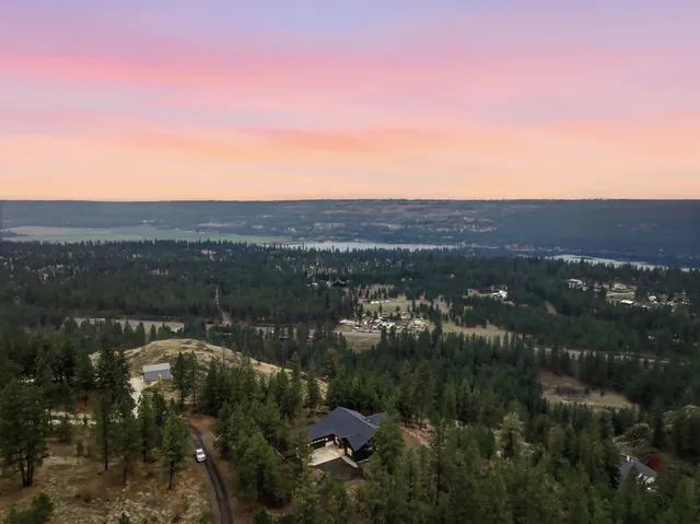 $779,000 | 6520 B Pne Rdg Way, Nine Mile Falls, WA 99026