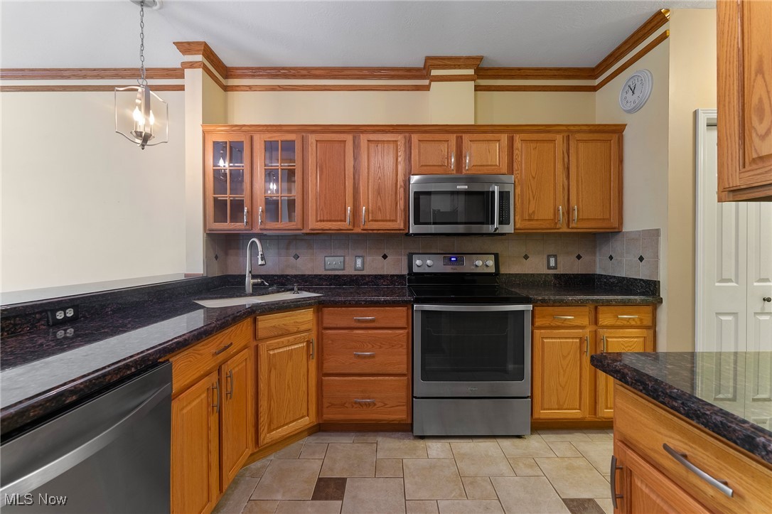 5645 Clingan Road, Unit 5D Struthers, OH 44471 - Photo 4 of 30 Gallery Image 4