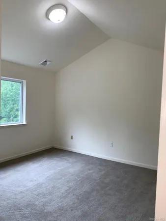 $3,150 | 106 Arlington Court, Bardonia, NY 10954