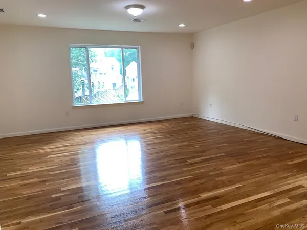 $3,150 | 106 Arlington Court, Bardonia, NY 10954