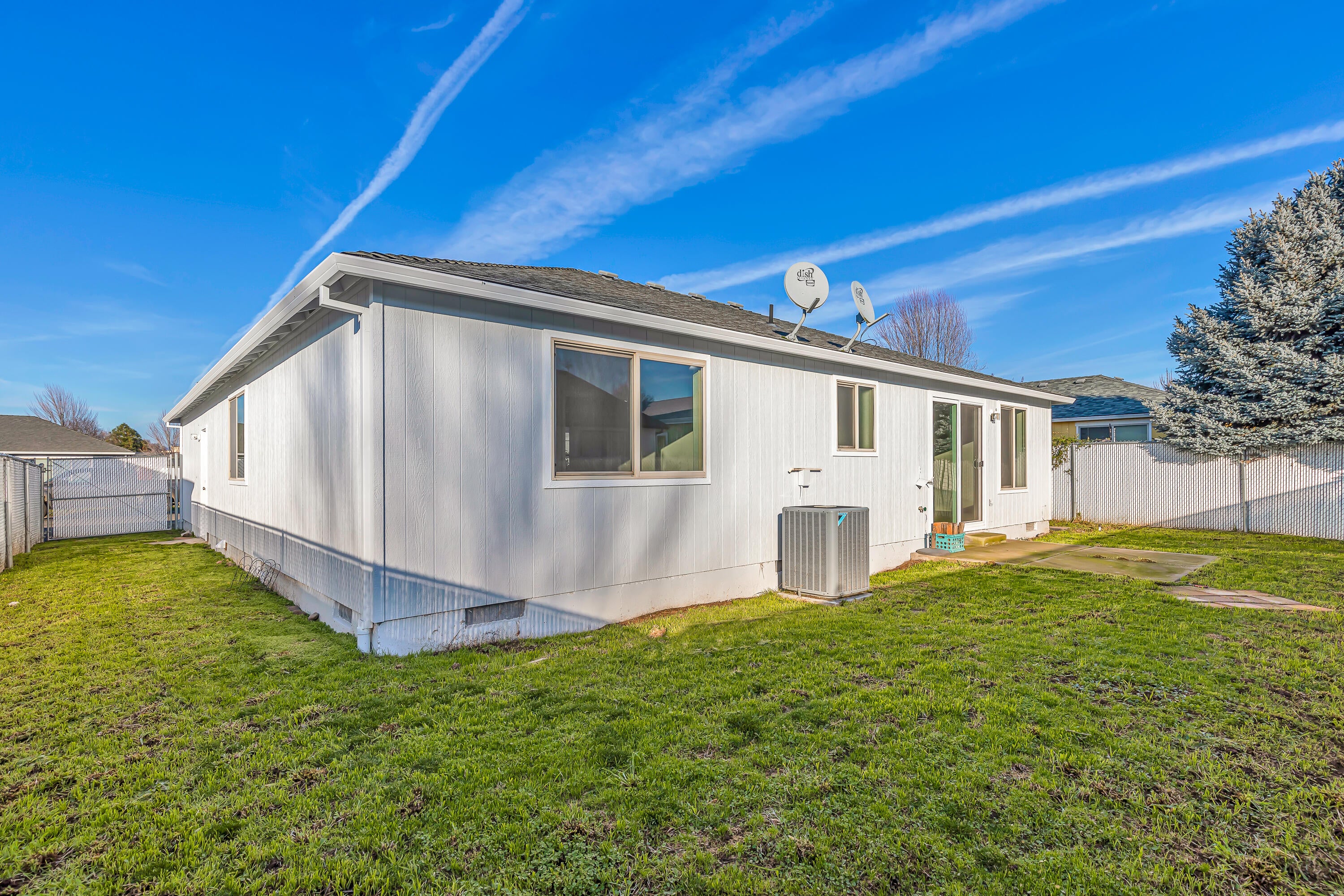 656 Andrea Way Eagle Point, OR 97524 - Photo 18 of 25 9R9A3140