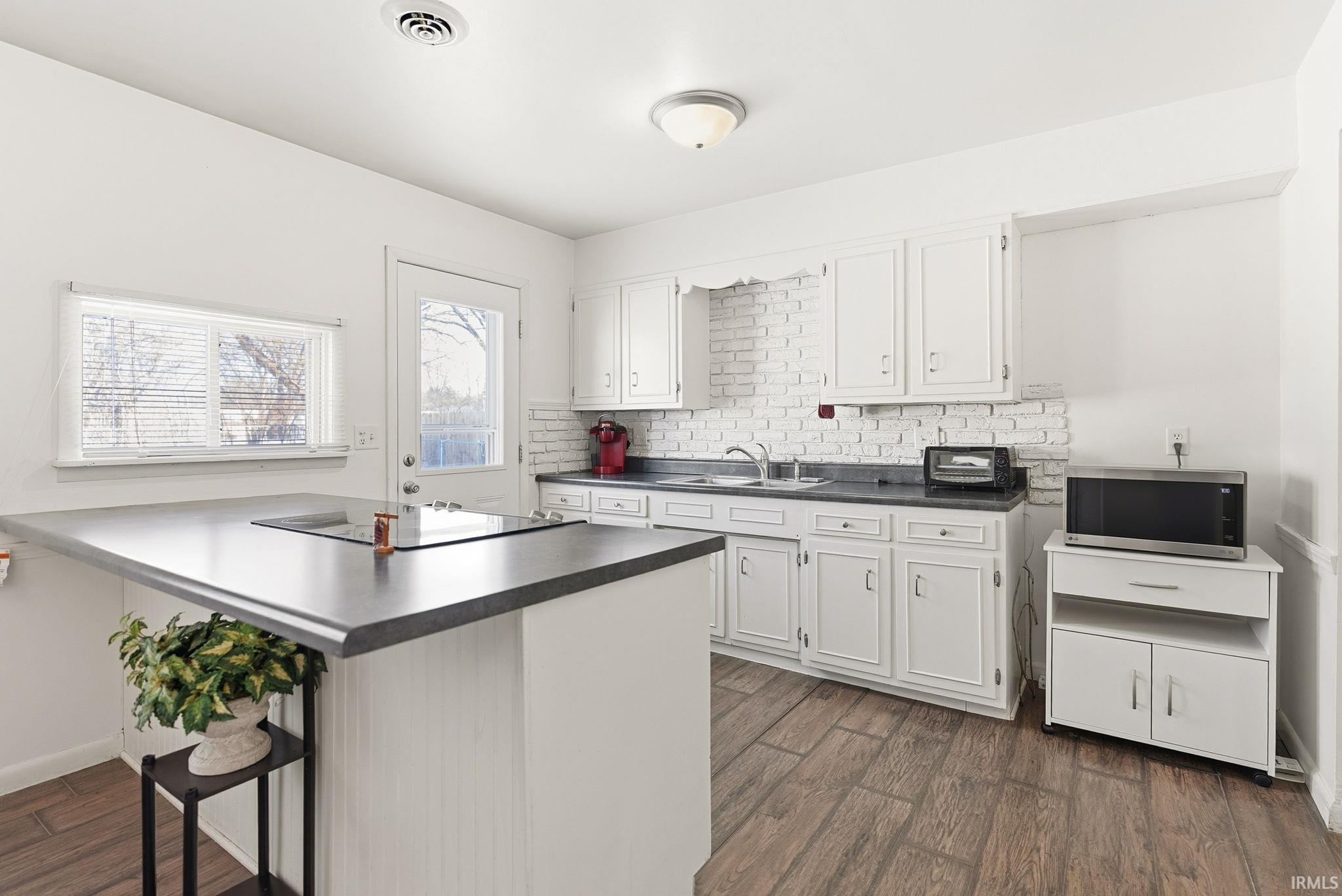 1039 Faurote Avenue Decatur, IN 46733 - Photo 9 of 28