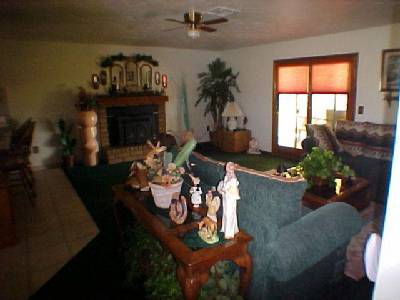 470 South Anderson Road Exeter, CA 93221 - Photo 5 of 8 Living room