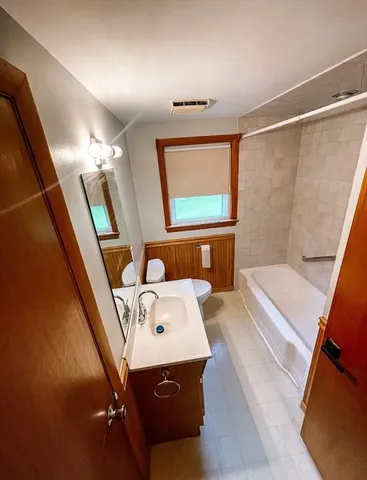 $2,550 | 2 Bow Street, Unit 2, Plainville, MA 02762