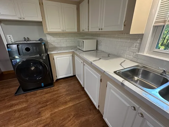 $2,550 | 2 Bow Street, Unit 2, Plainville, MA 02762