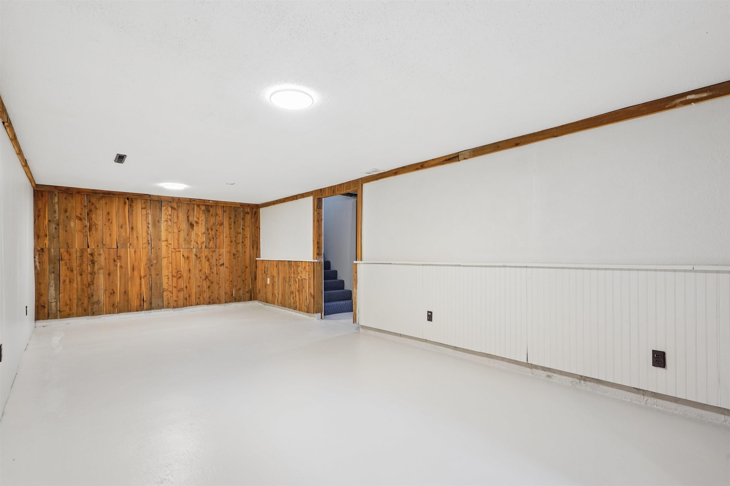 149 East Mt Vernon Road Waterloo, IA 50703 - Photo 18 of 28 Gallery Image 18