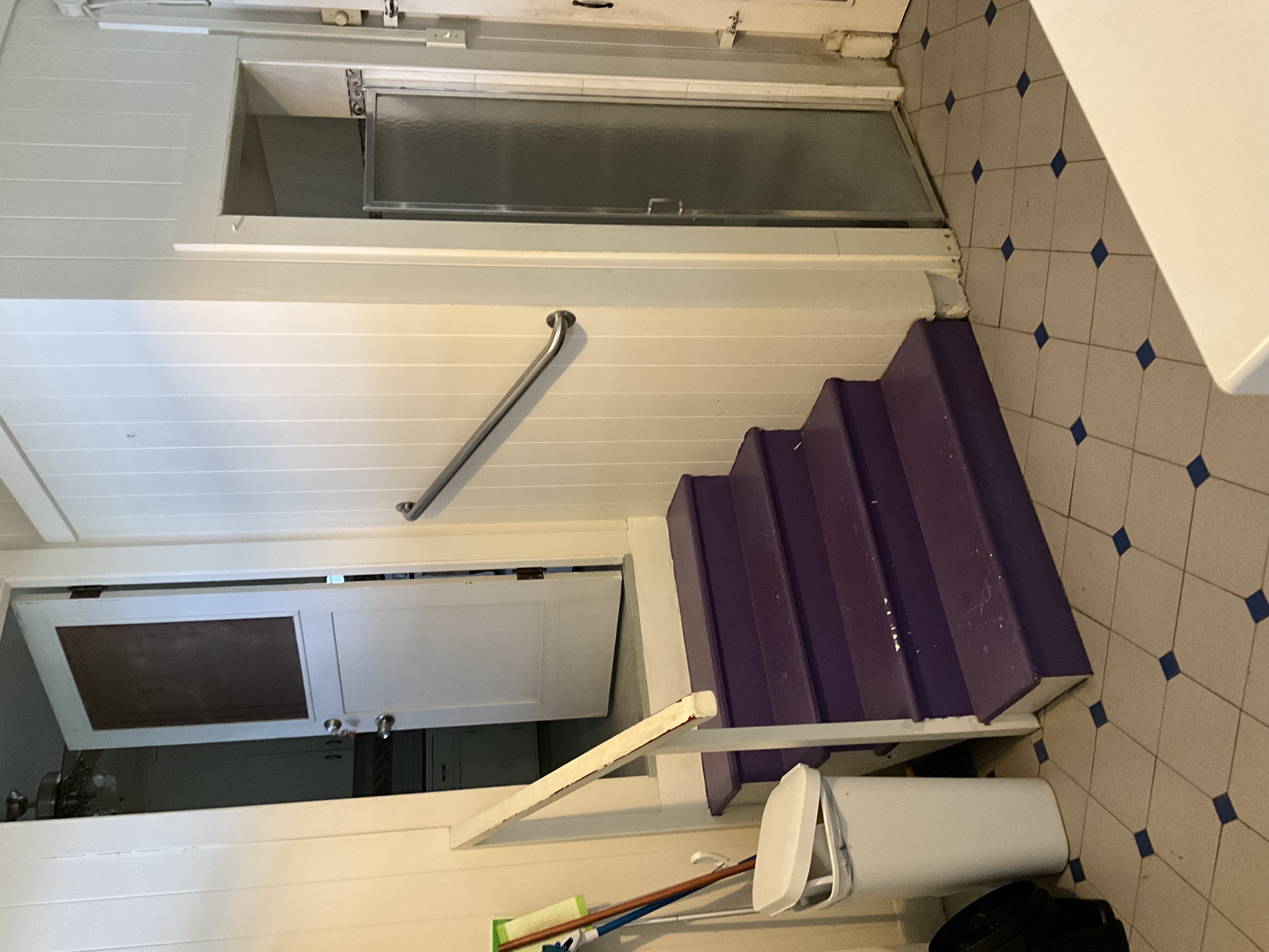568 Kalanikoa Street, Unit 2 Hilo, HI 96720 - Photo 3 of 24 a bathroom with a toilet and a shower