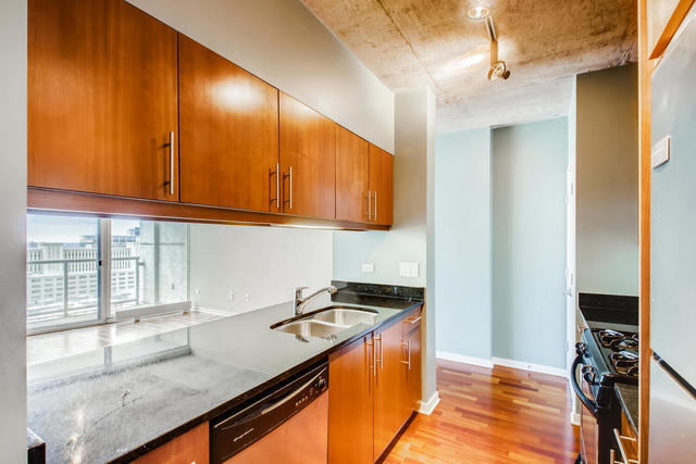 611 South Wells Street, Unit 2305 Chicago, IL 60607 - Photo 8 of 21