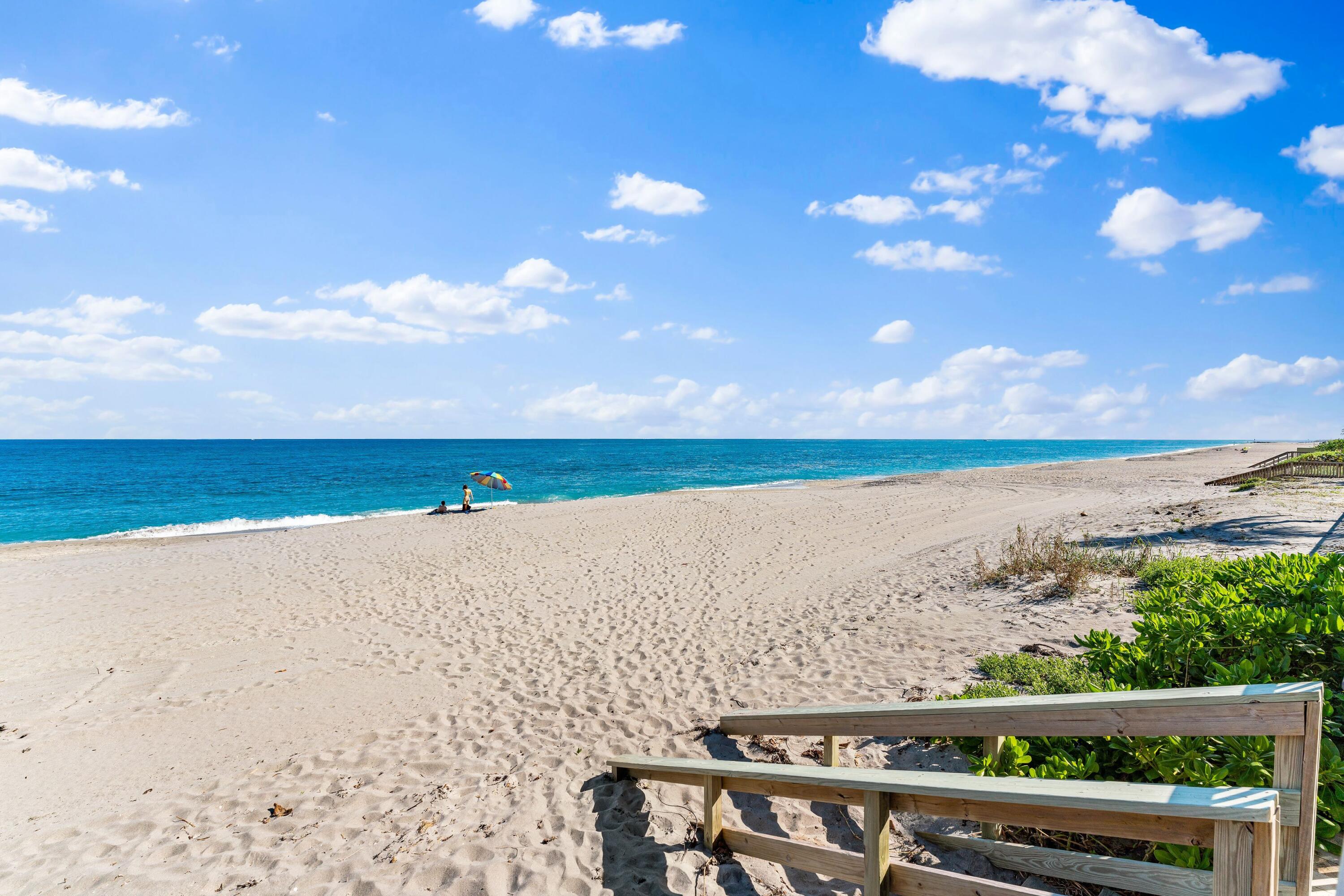 100 South Beach Road, Unit 202 Tequesta, FL 33469 - Photo 8 of 41 2CF37DCC-5FC9-4120-AF53-9A035EF78EF7
