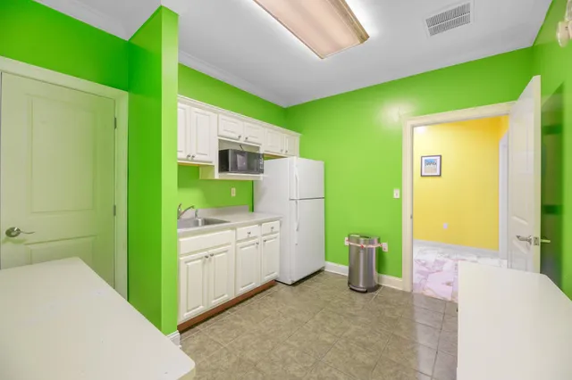 $3,500 | 1824 Miccosukee Commons Drive, Unit 1, Tallahassee, FL 32308