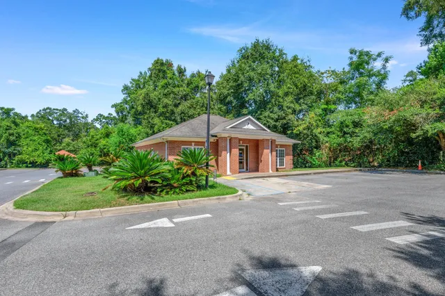 $3,500 | 1824 Miccosukee Commons Drive, Unit 1, Tallahassee, FL 32308