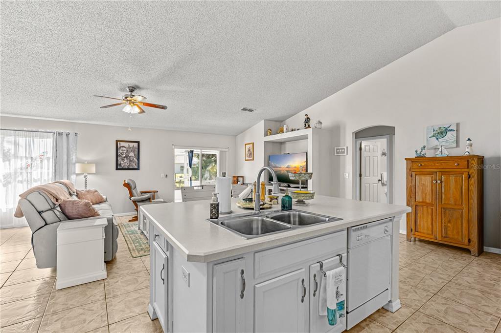 341 Mariners Gate Drive Edgewater, FL 32141 - Photo 18 of 41