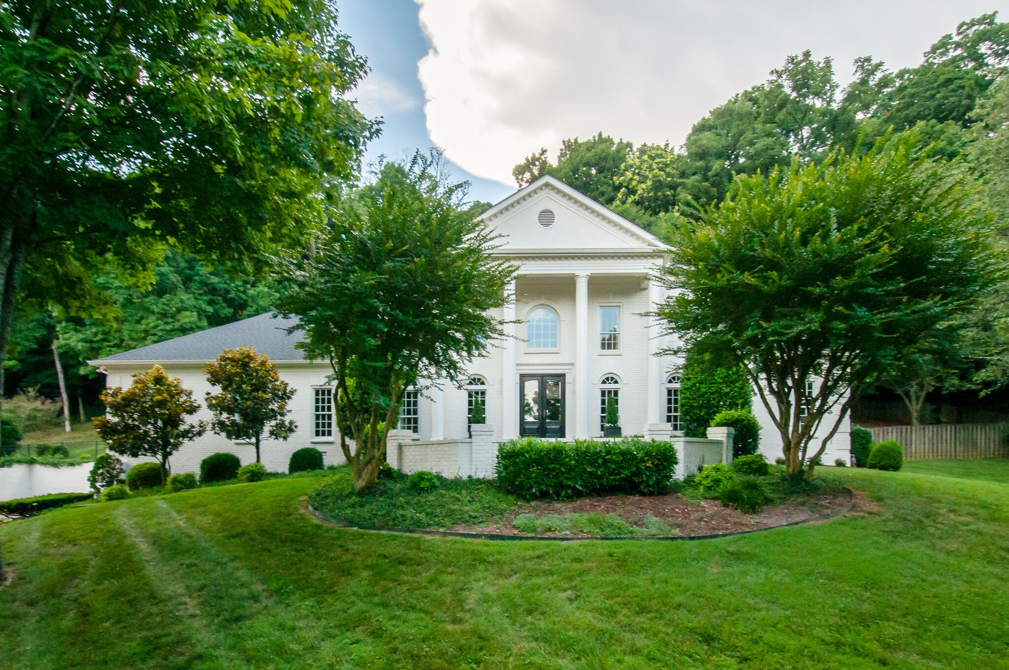 4713 Stuart Glen Drive Nashville, TN 37215 - Photo 2 of 38