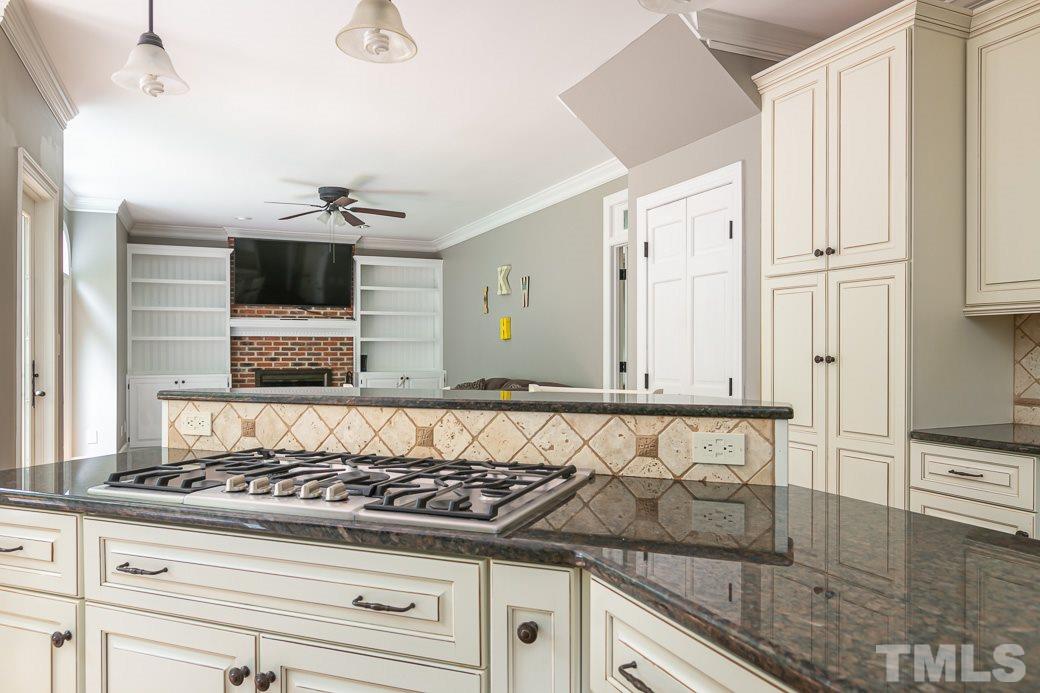 6204 Rein Street Raleigh, NC 27613 - Photo 5 of 30