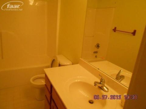 7107 Davison Road Davison, MI 48423 - Photo 8 of 12 20207737-7.JPG