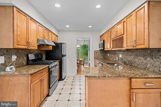 $940,000 | 11905 Ambleside Drive, Potomac, MD 20854