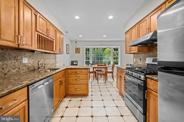 $940,000 | 11905 Ambleside Drive, Potomac, MD 20854