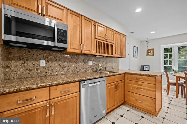 $940,000 | 11905 Ambleside Drive, Potomac, MD 20854