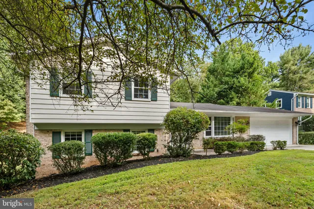 $940,000 | 11905 Ambleside Drive, Potomac, MD 20854